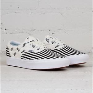 Vans Comfycush Era Pinned Black Marshmallow